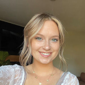 Meet your Posher, Caroline